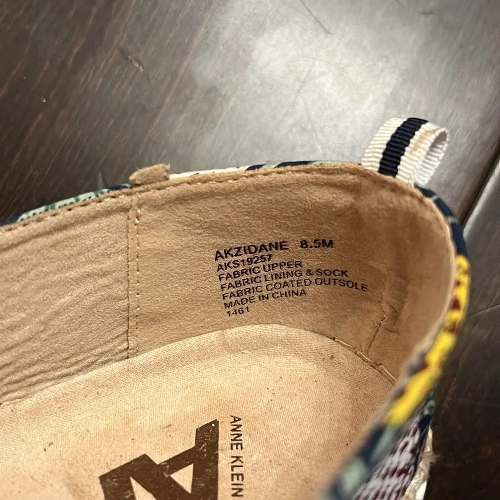 Anne Klein pineapple blue espadrilles 8.5
